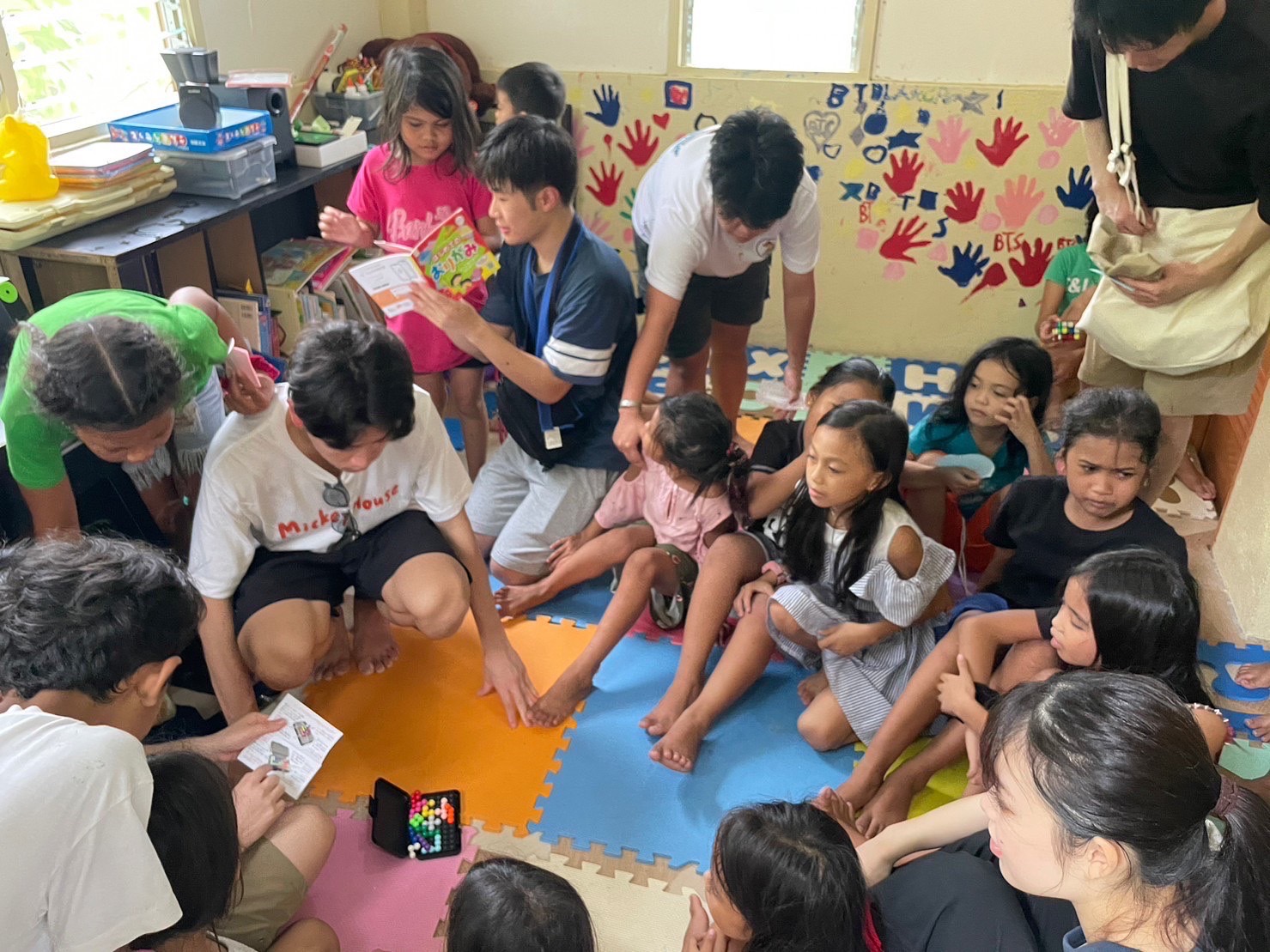 フィリピンでの海外フィールドワーク②セブ島の学童施設 訪問（写真提供元：NPO法人ゴーシェア）