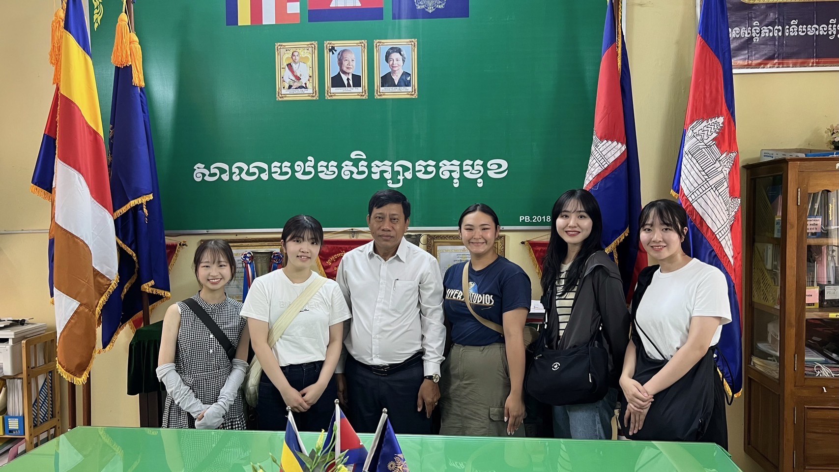 カンボジアでの海外フィールドワーク①首都プノンペンの小学校訪問