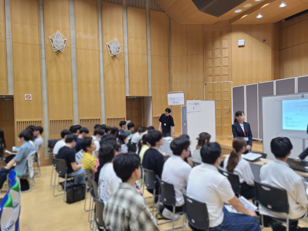 企業採用担当者との交流会の様子
